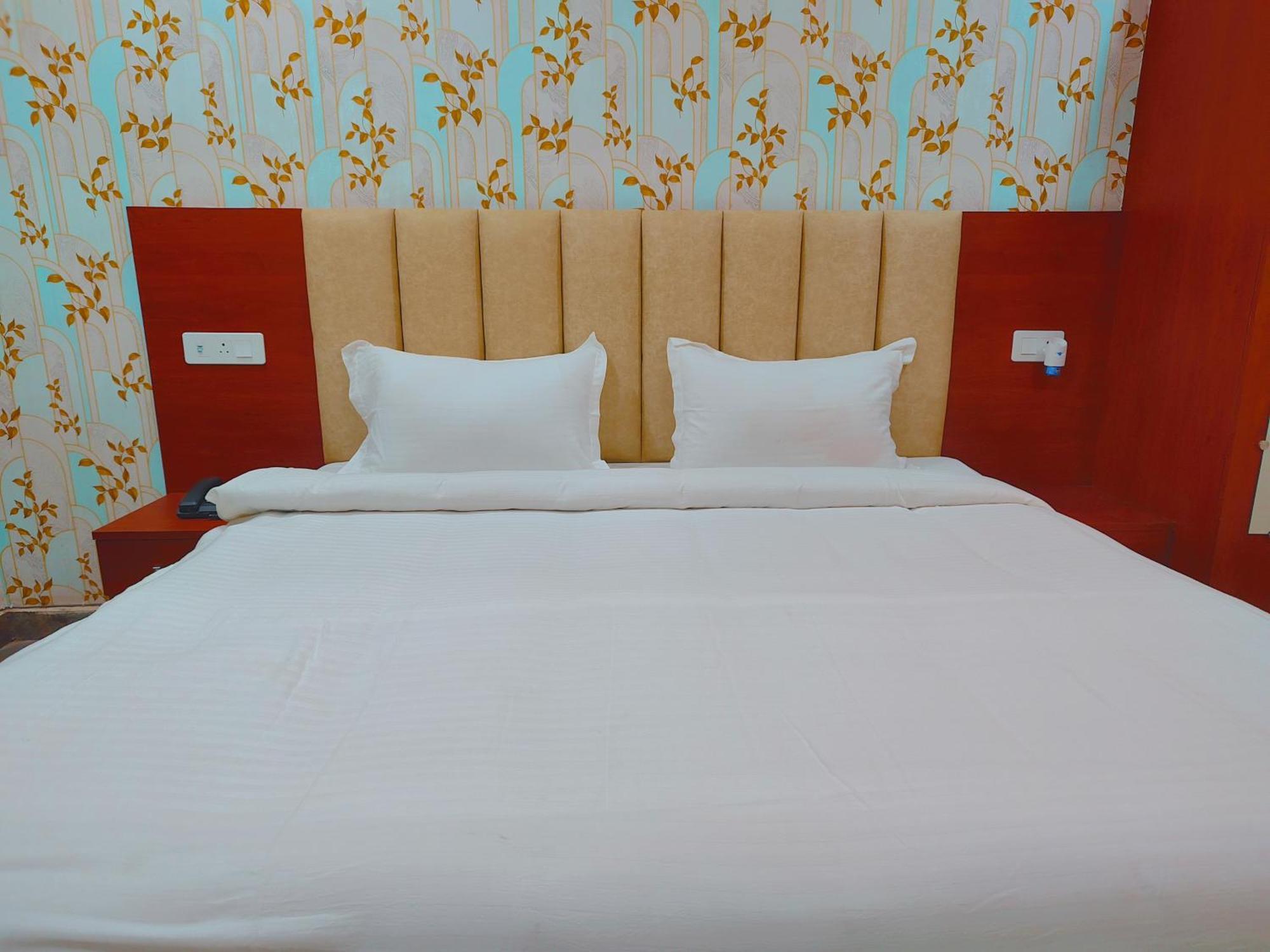 Awadh Samrat Resort Ayodhya Eksteriør billede
