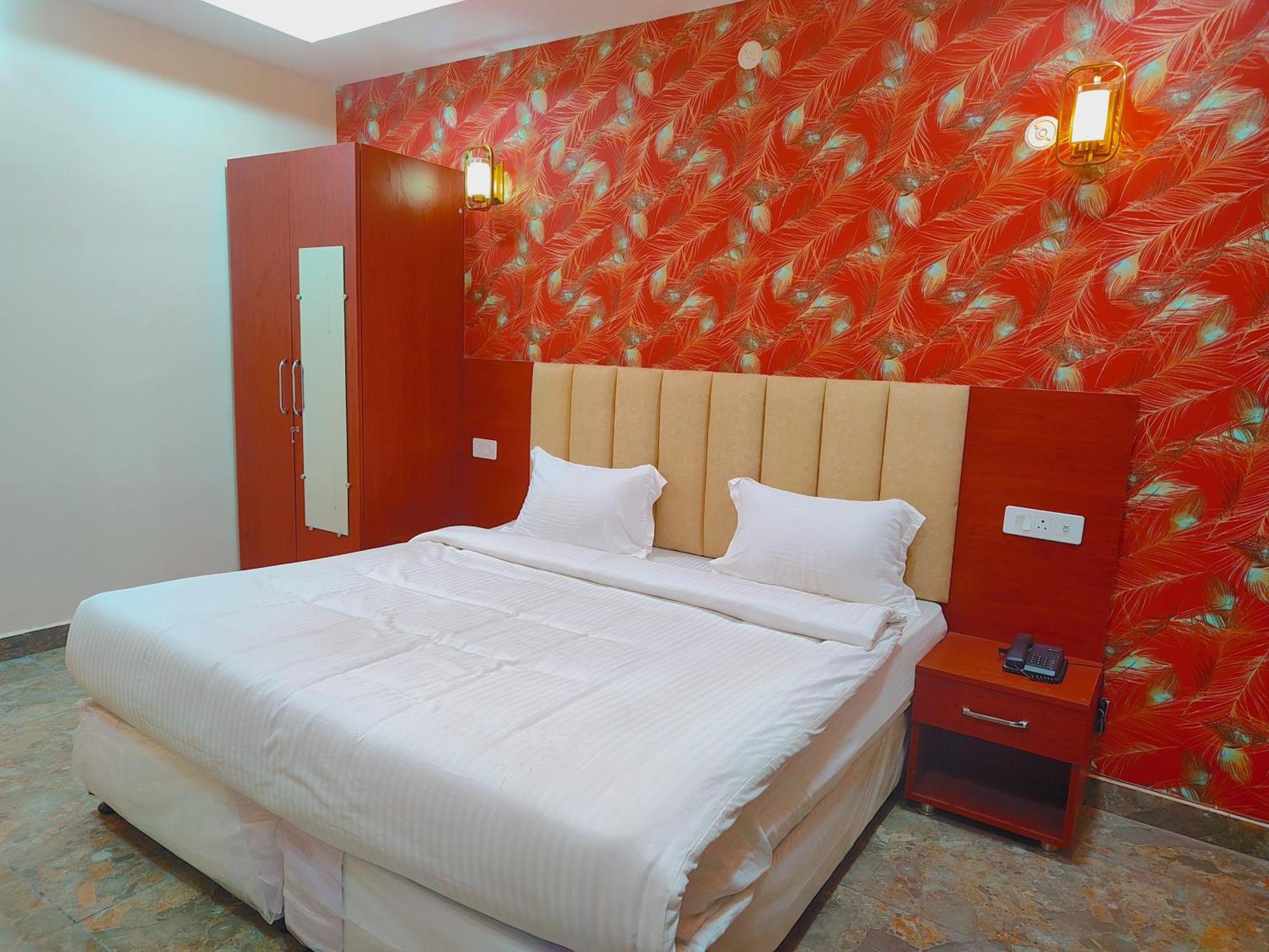 Awadh Samrat Resort Ayodhya Eksteriør billede