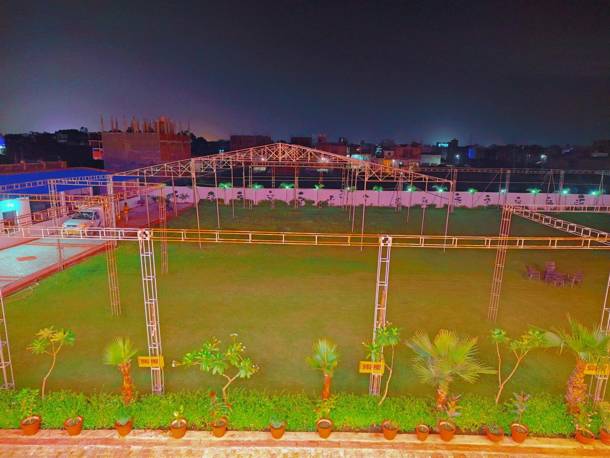 Awadh Samrat Resort Ayodhya Eksteriør billede