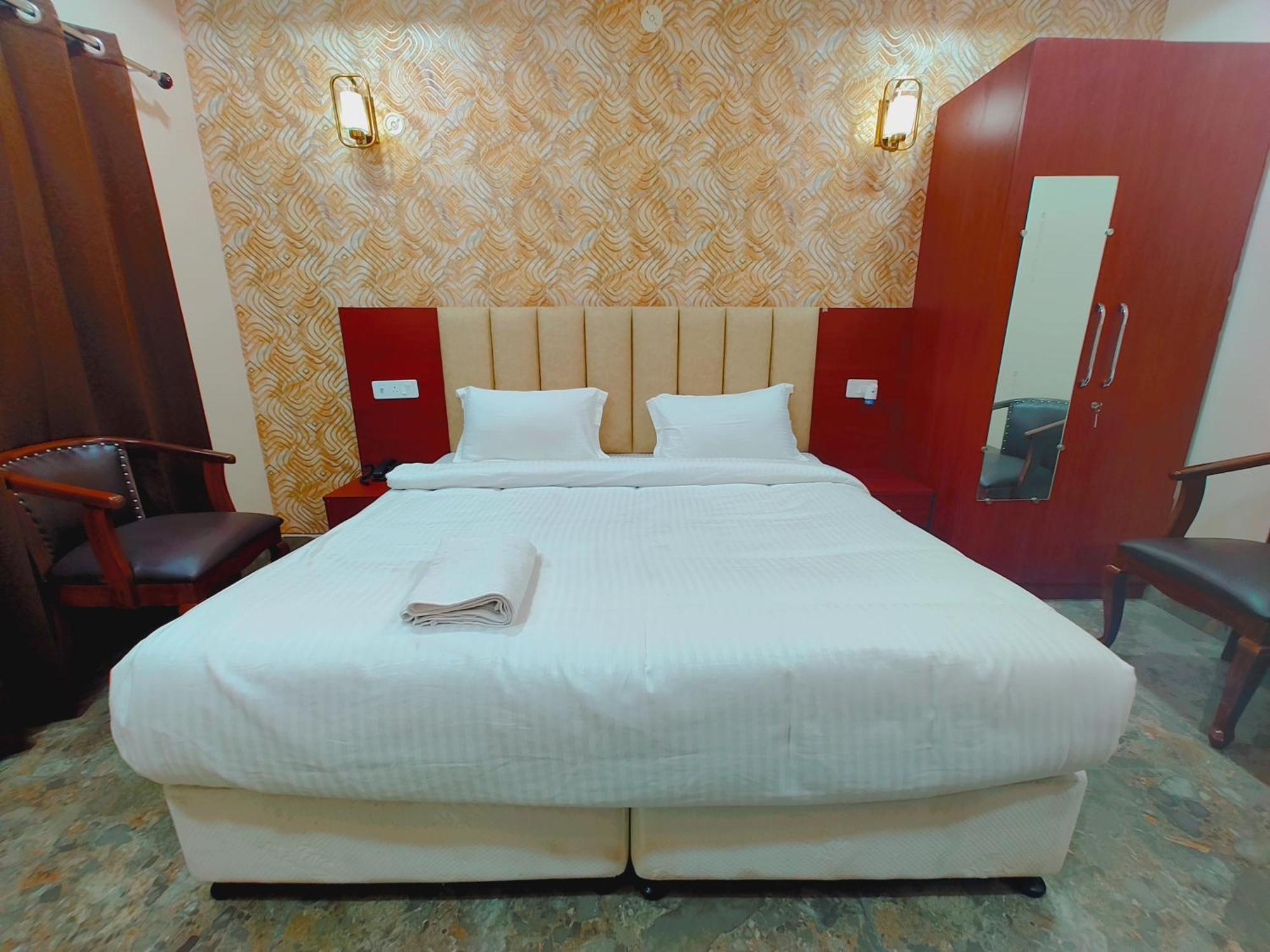 Awadh Samrat Resort Ayodhya Eksteriør billede