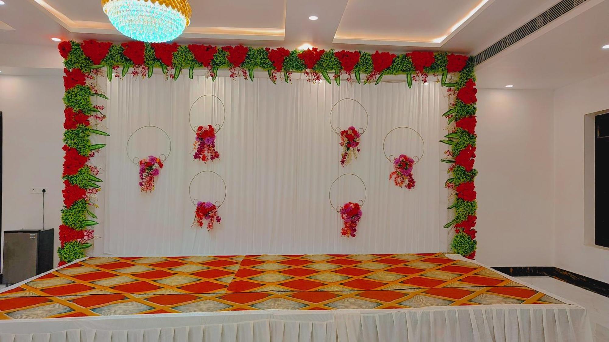Awadh Samrat Resort Ayodhya Eksteriør billede