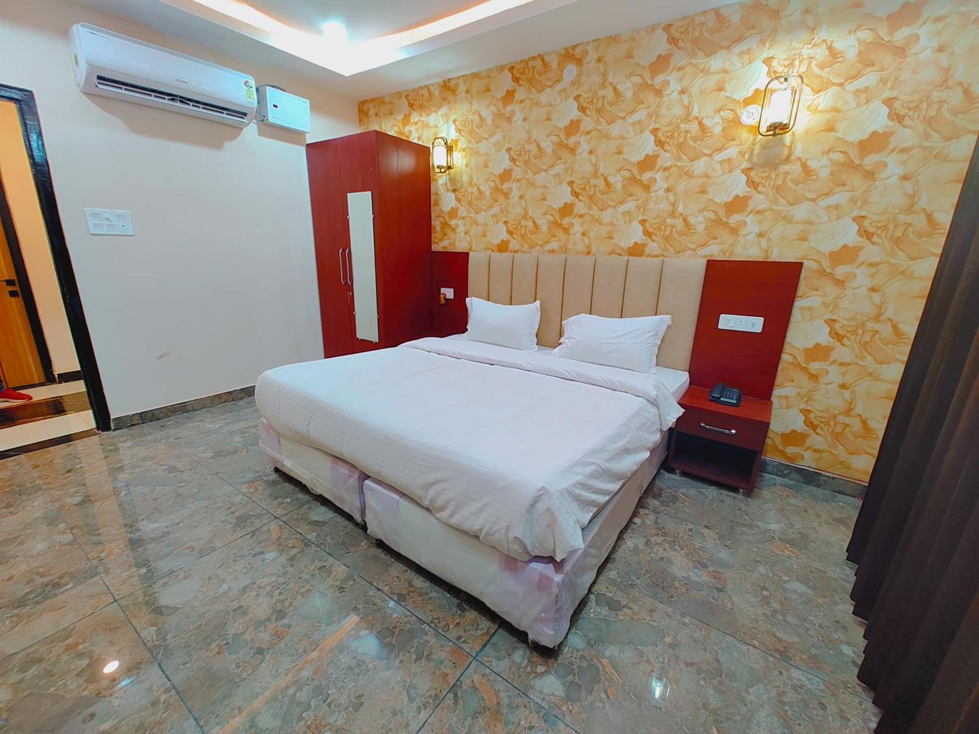 Awadh Samrat Resort Ayodhya Eksteriør billede
