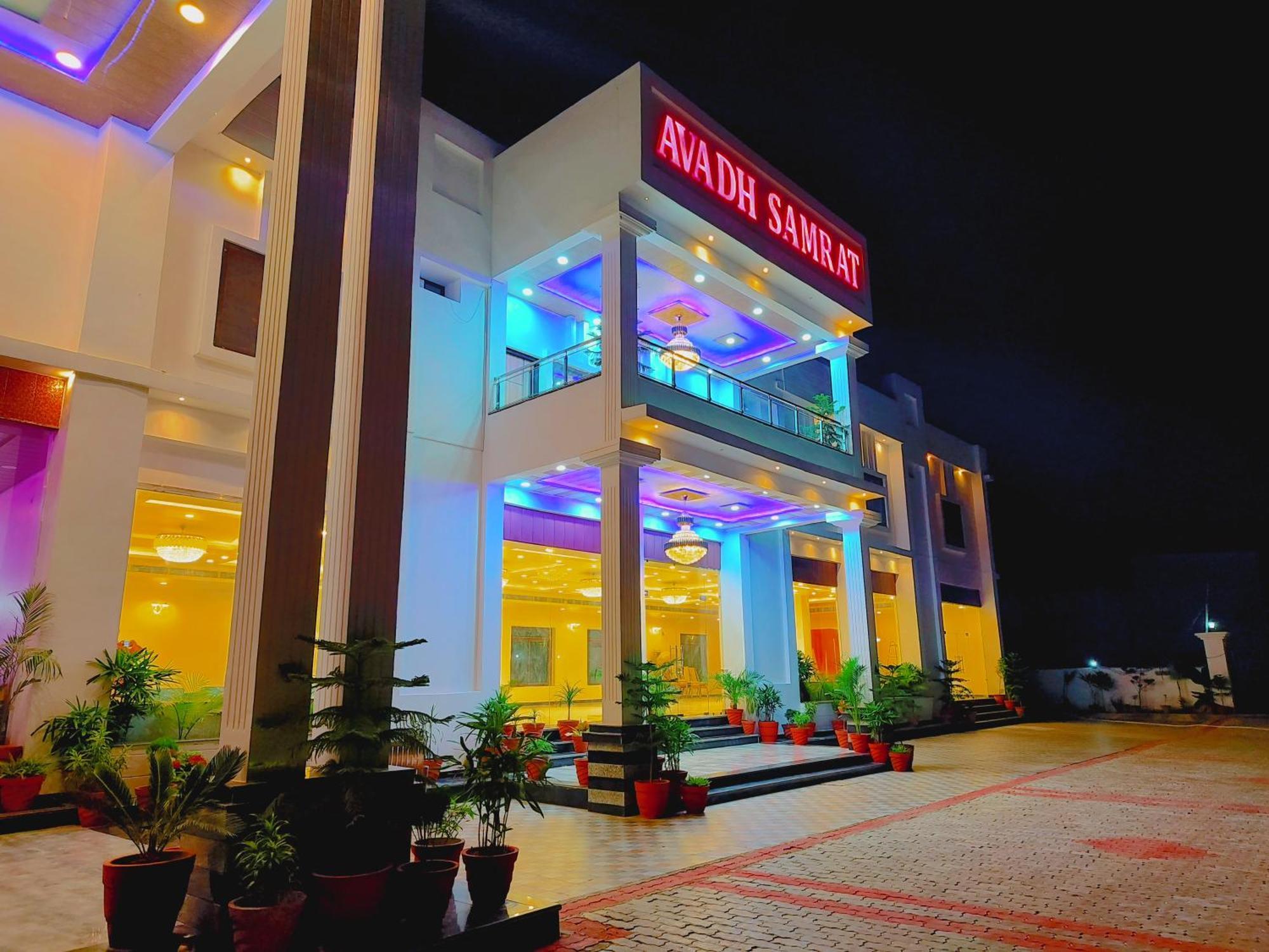 Awadh Samrat Resort Ayodhya Eksteriør billede