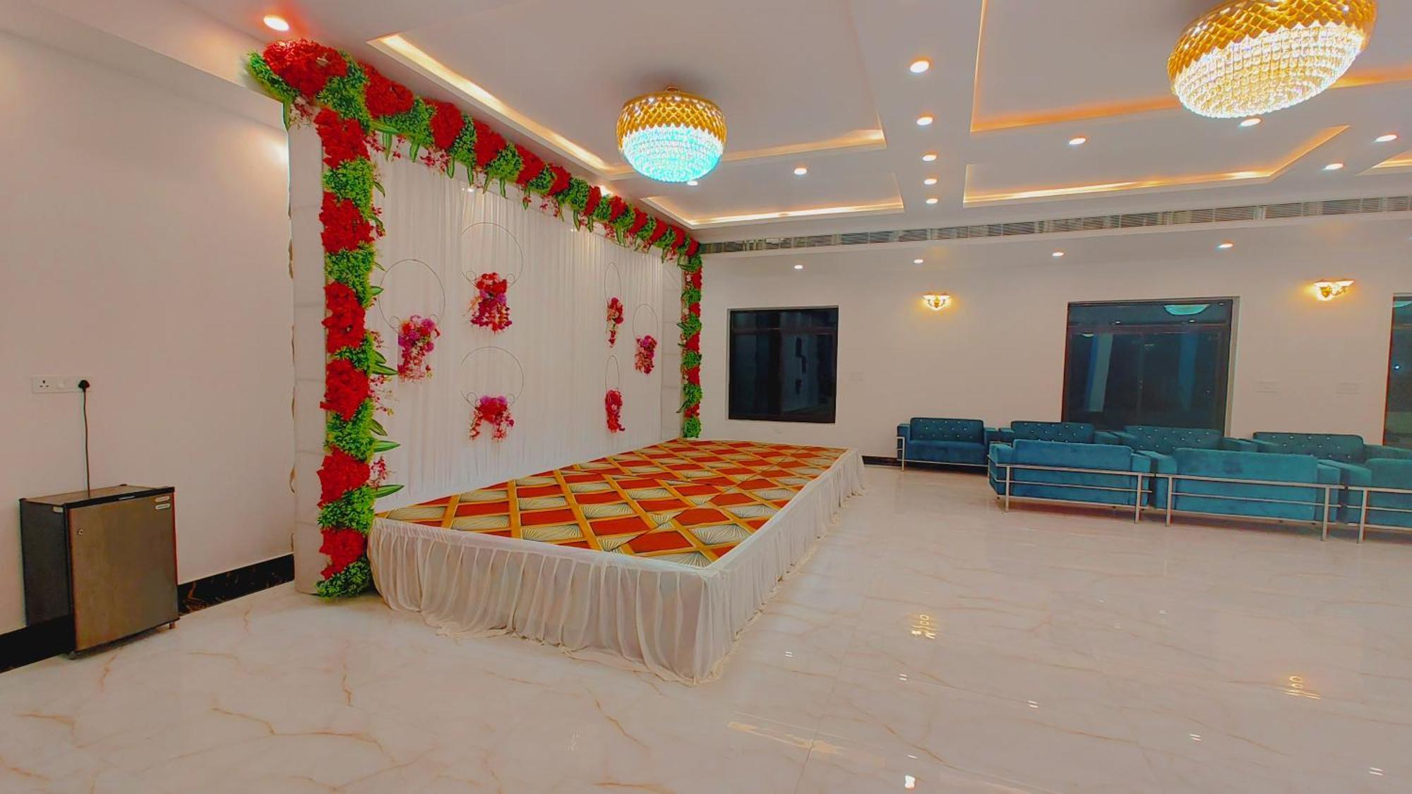 Awadh Samrat Resort Ayodhya Eksteriør billede