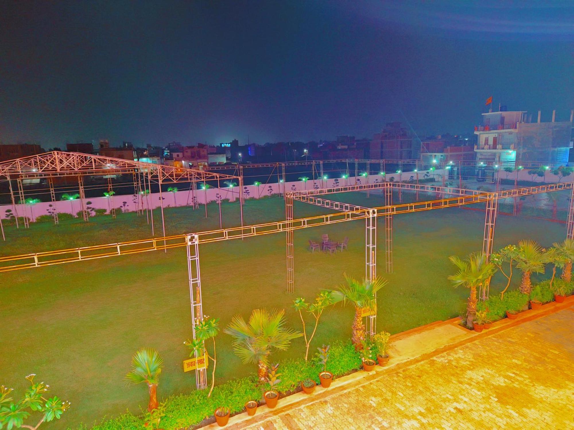 Awadh Samrat Resort Ayodhya Eksteriør billede