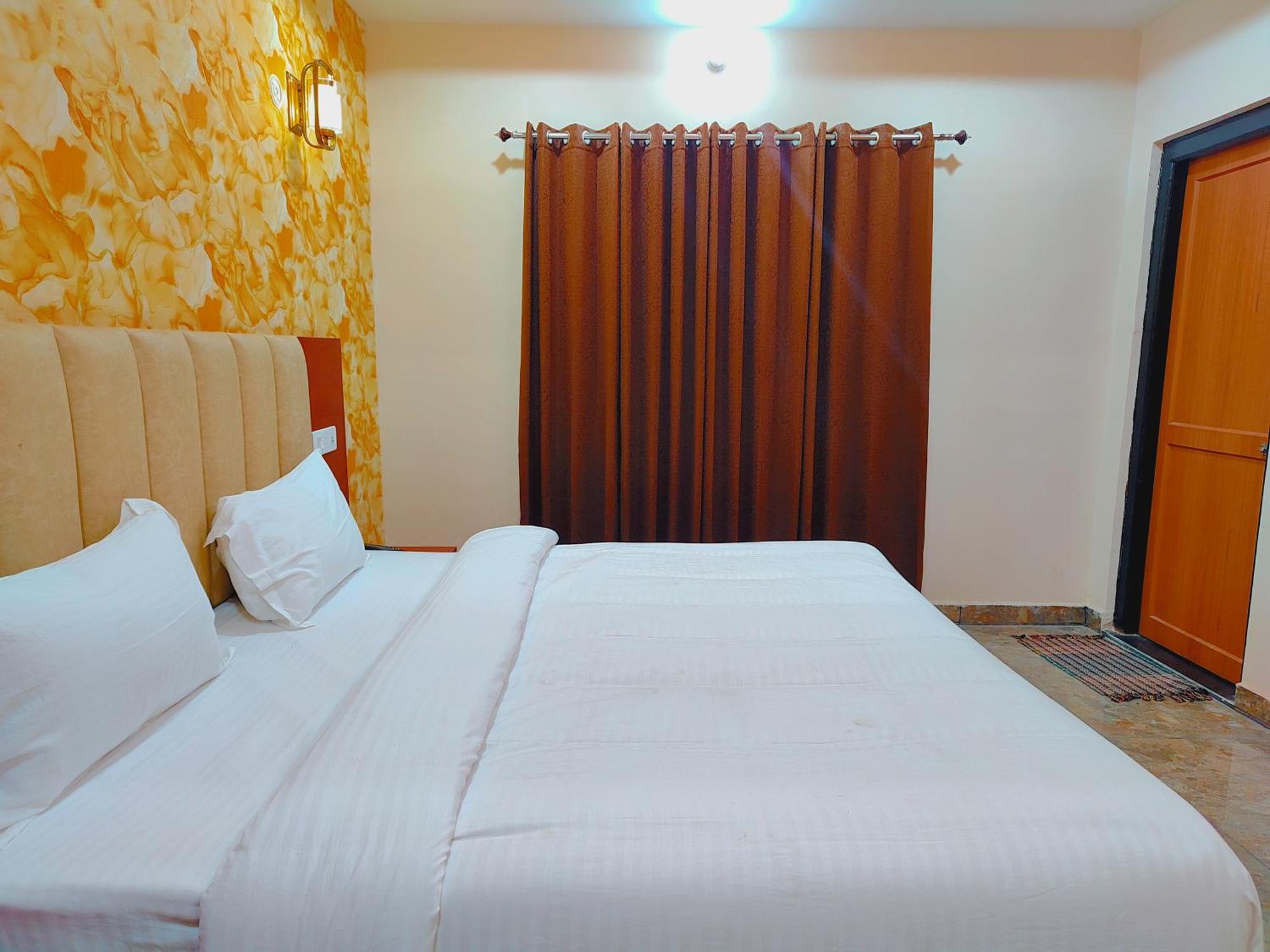 Awadh Samrat Resort Ayodhya Eksteriør billede